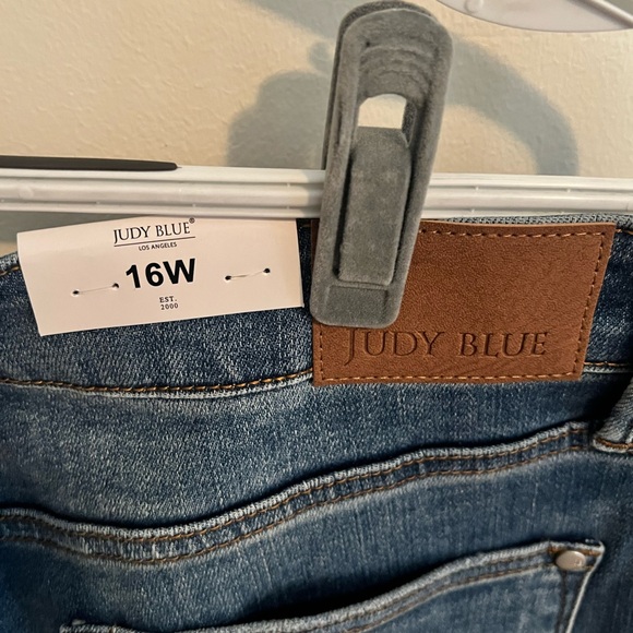 Judy Blue Tummy Control High Waist 90’s Straight Jeans - Picture 3 of 4